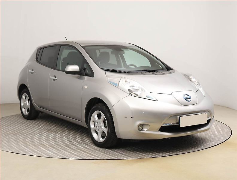Nissan Leaf (2015) 24 kWh, SoH 83%, Automat - fotografie inzerátu