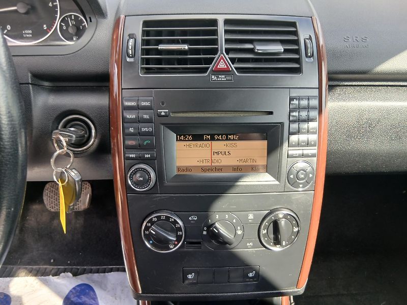 Mercedes-Benz Třídy A 180 CDI, automat, facelift - fotka 21 z 31