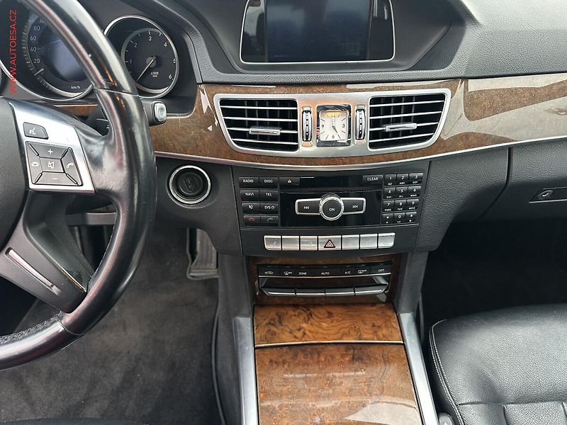 Mercedes-Benz Třídy E (2014) 2.2CDi, AT, navi, LED - fotka 14 z 23