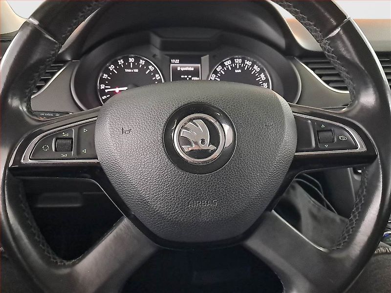 Škoda Octavia (2014) 1.6 TDI, Tempomat - fotka 17 z 19
