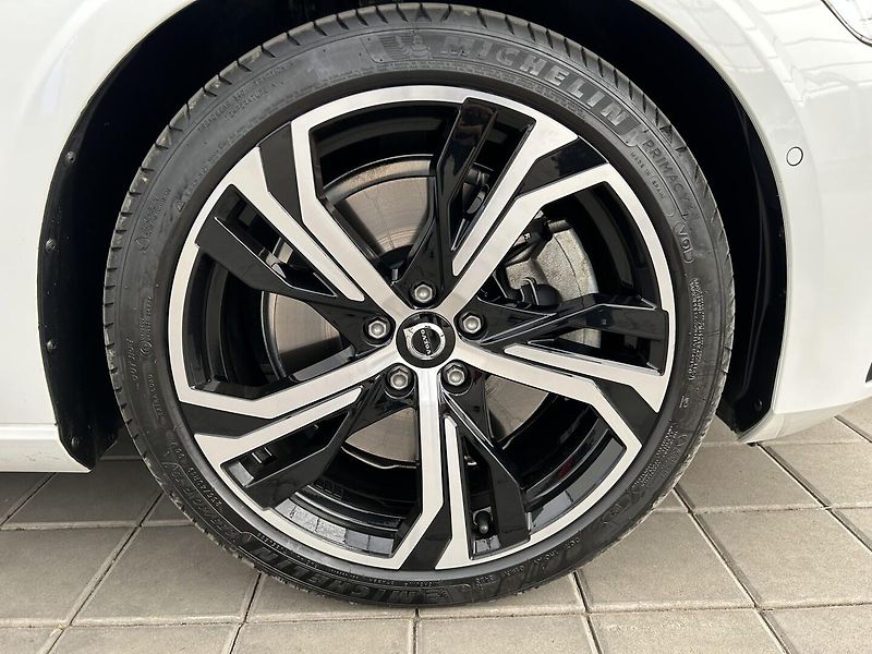Volvo S60 2.0 B5 4x4 ULTIMATE - fotka 10 z 29
