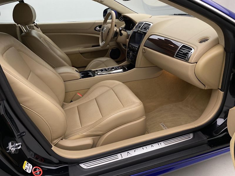 Jaguar XK 5.0 V8 283kW AUT - fotka 23 z 42