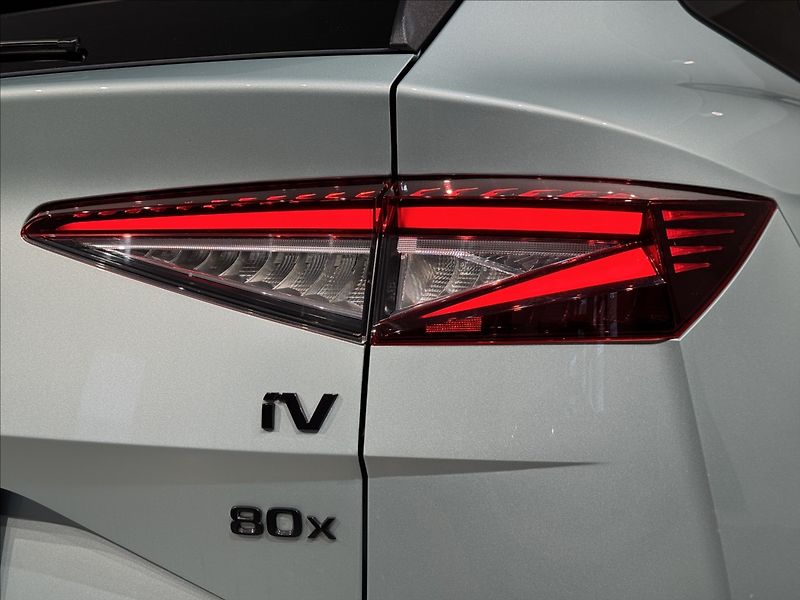 Škoda Enyaq 80x Sportline 4x4 LED Tepelko - fotka 12 z 50
