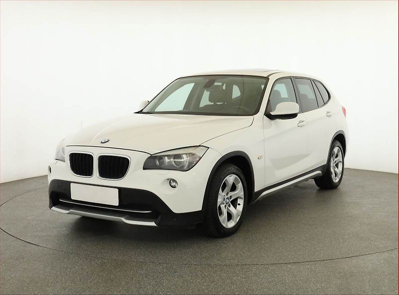 BMW X1 (2010) xDrive20d, 4X4, Serv.kniha - fotka 2 z 15