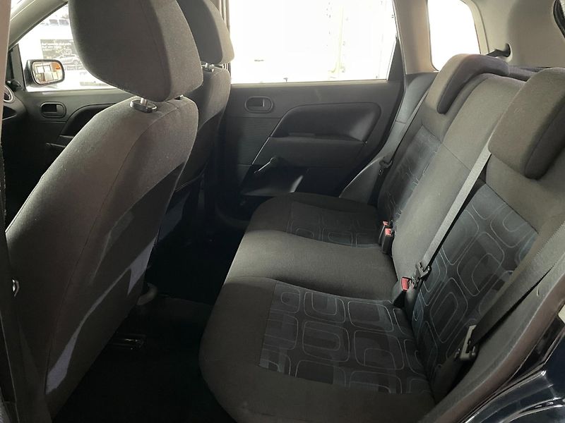 Ford Fiesta (2006) Trend 1.3 Duratec 44kW - fotka 17 z 22
