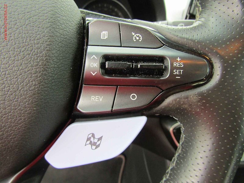 Hyundai i30 (2020) 2.0 i, serviska - fotka 16 z 20