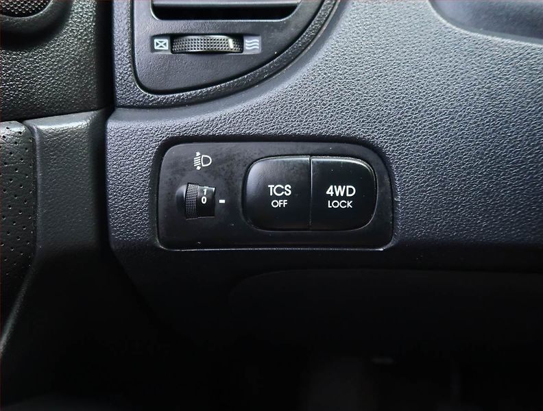 Kia Sportage (2007) 2.0 16V, LPG, 4X4, Tempomat - fotka 16 z 17