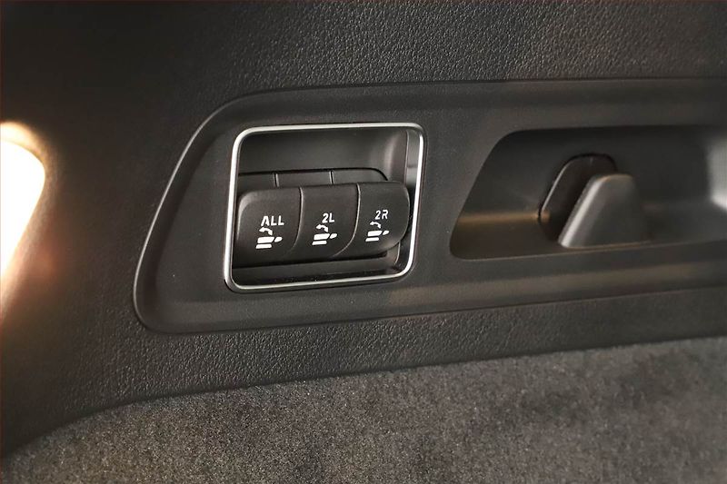 Mercedes-Benz GLS (2025) 450 d 4MATIC, AMG, KEYLESS - fotka 29 z 31