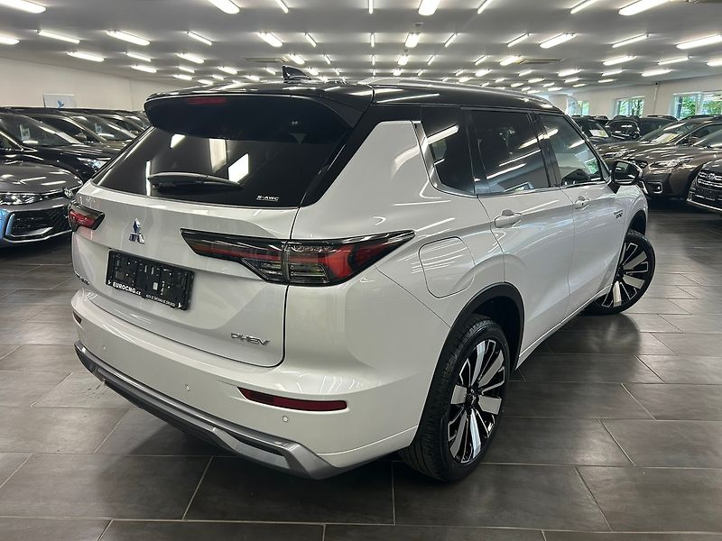 Mitsubishi Outlander (2025) 2.4 PHEV Instyle | 8 let | Nov - fotka 66 z 67