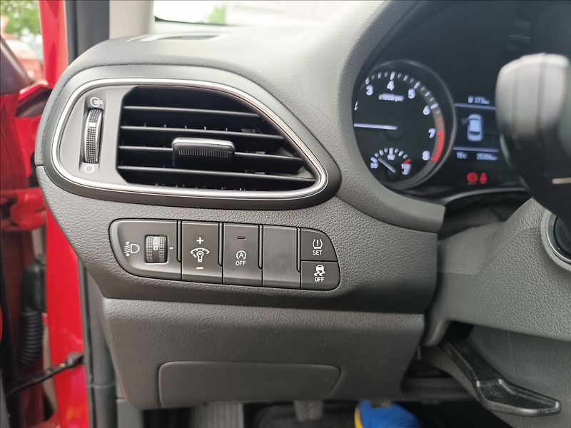 Hyundai i30 1,0 T-GDi Comfort - fotka 14 z 19