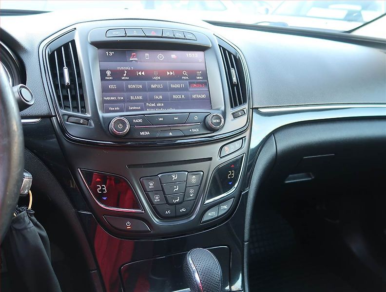 Opel Insignia (2017) 2.0 CDTI, 4X4, Automat - fotka 12 z 21