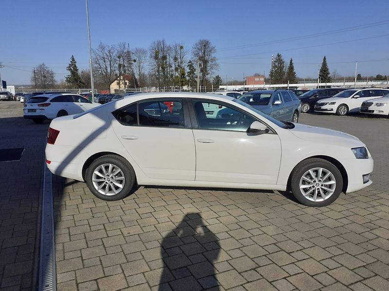 Škoda Octavia (2016) 1.2 TSi ČR 63kW - fotka 3 z 23