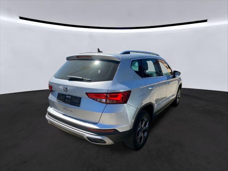 Seat Ateca 2,0 TDI TAŽNÉ,KAMERA,KŮŽE - fotka 4 z 11