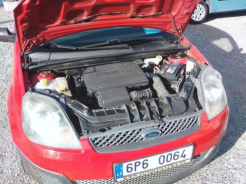 Ford Fiesta (2006) 1.3i , jede super - fotka 27 z 28