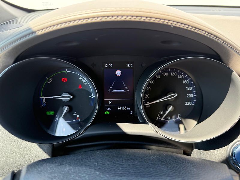 Toyota C-HR 1.8 HSD e-CVT Executive - fotka 15 z 29