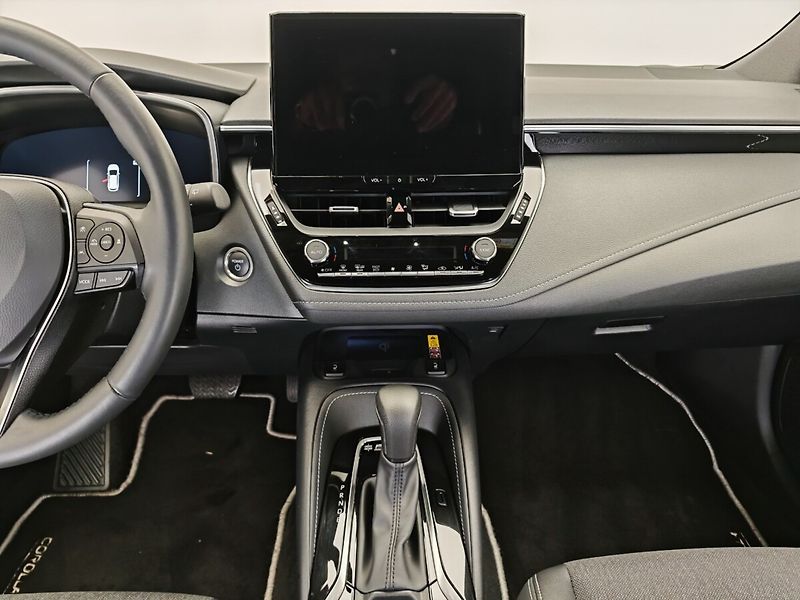 Toyota Corolla 1.8 Hybrid e-CVT Touring Sport - fotka 14 z 40