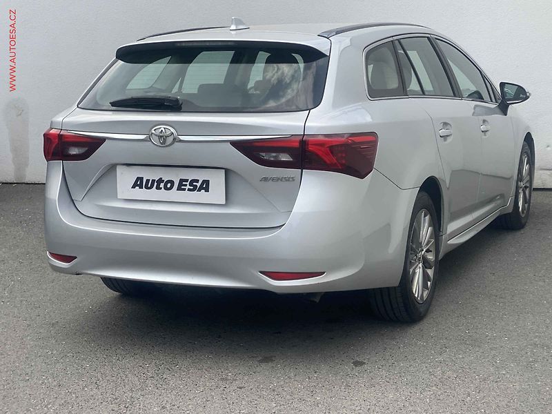 Toyota Avensis (2018) 2.0D-4D, ČR, Výhřev sed. - fotka 4 z 18