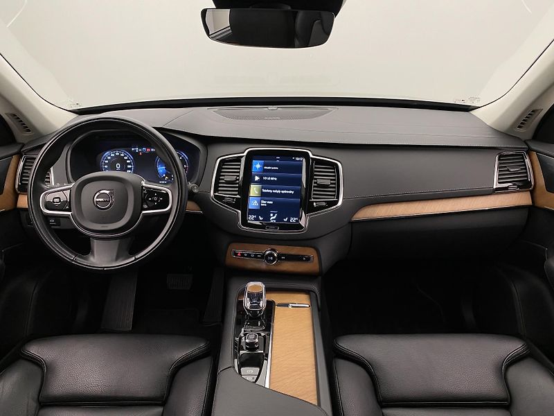 Volvo XC90 B5 AWD INSCRIPTION REZERVACE - fotka 2 z 49