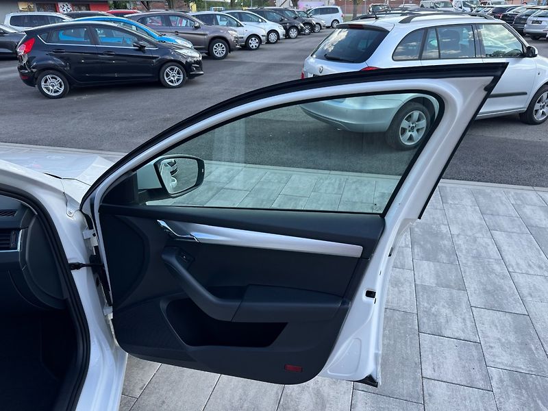 Škoda Octavia (2017) Style 1.6 TDI 85kW DSG - fotka 25 z 32
