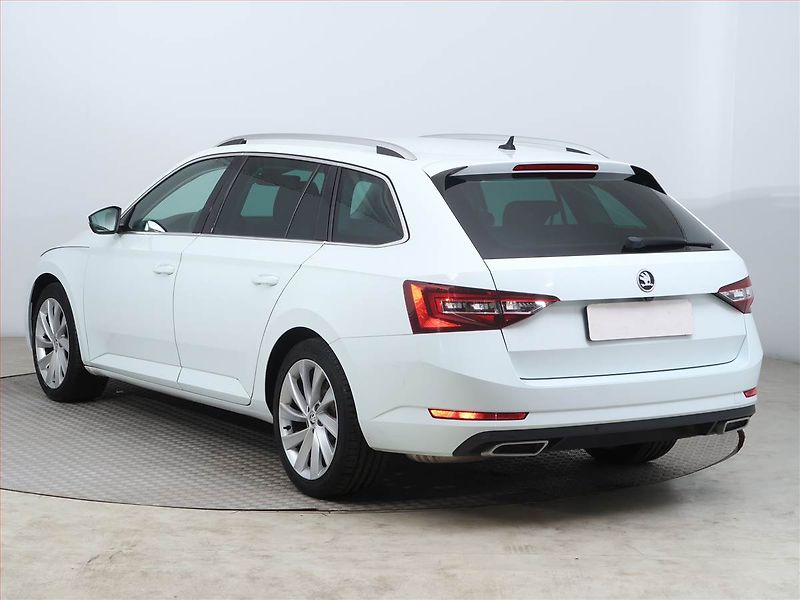 Škoda Superb (2018) Style Plus 2.0 TDI, 4X4 - fotka 4 z 12