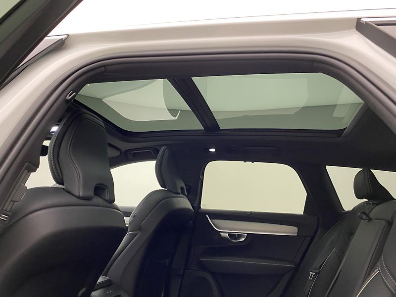 Volvo V90 B4 BRIGHT PLUS AUT - fotka 33 z 63