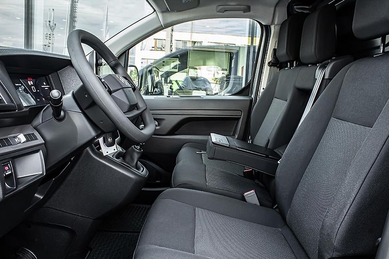 Citroën Jumpy (2026) 2,2 FG L2 BlueHDi 150k+kamera - fotka 13 z 19