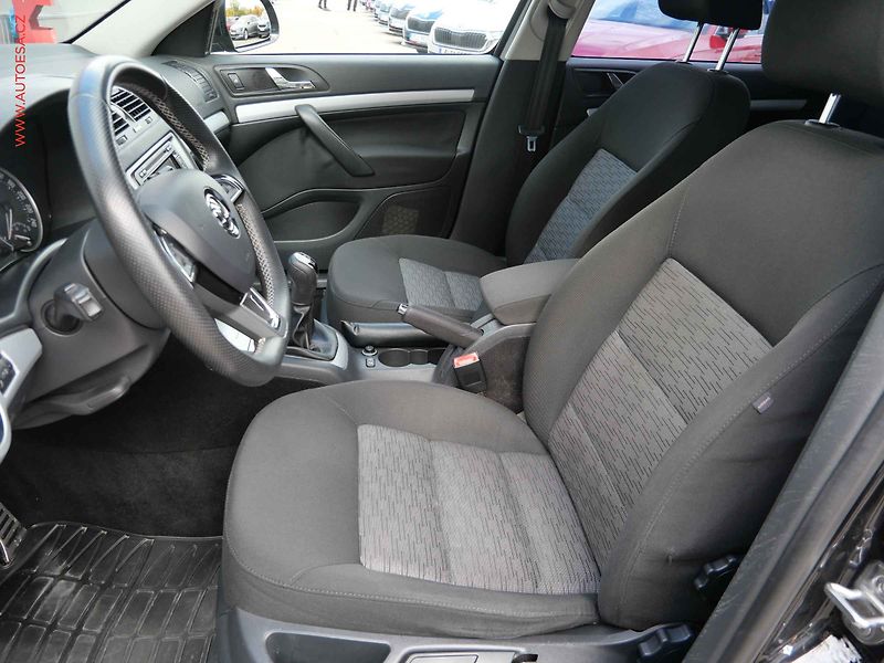 Škoda Octavia (2009) 1.9 TDi, Ambiente - fotka 9 z 24