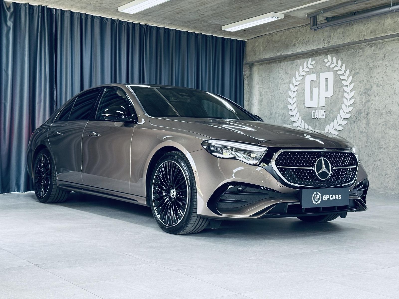 Mercedes-Benz Třídy E 220d*AMG*4M*AIR*NAT.NAP*PANO