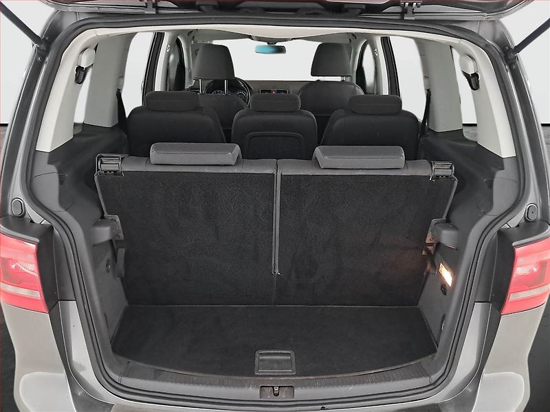 Volkswagen Touran (2012) 1.2 TSI, 7 míst, Navi - fotka 14 z 17