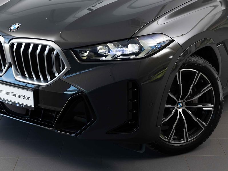 BMW X6 xDrive30d - fotka 7 z 24