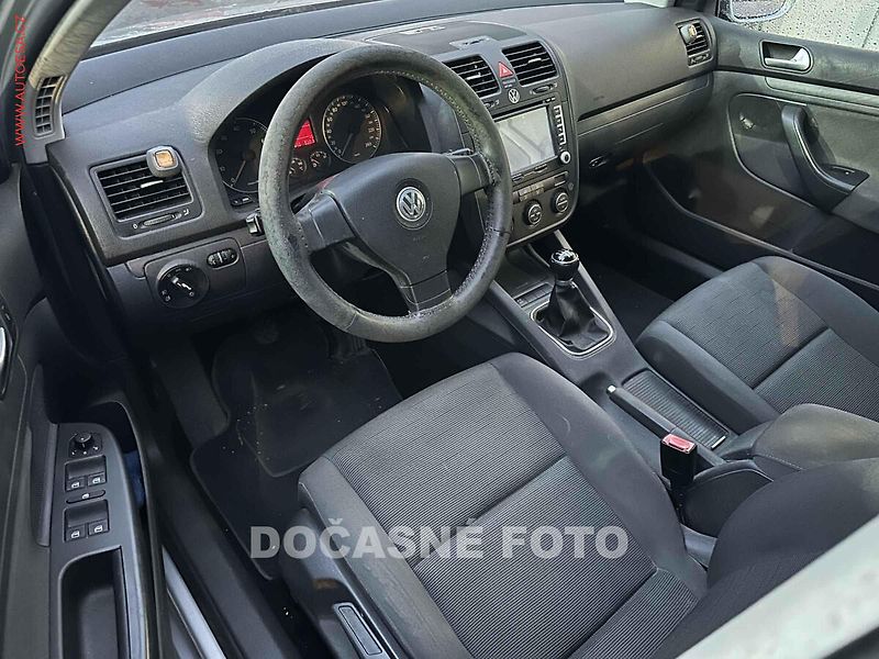 Volkswagen Golf (2007) 1.6i, 2.maj,ČR, Trendline - fotka 3 z 3