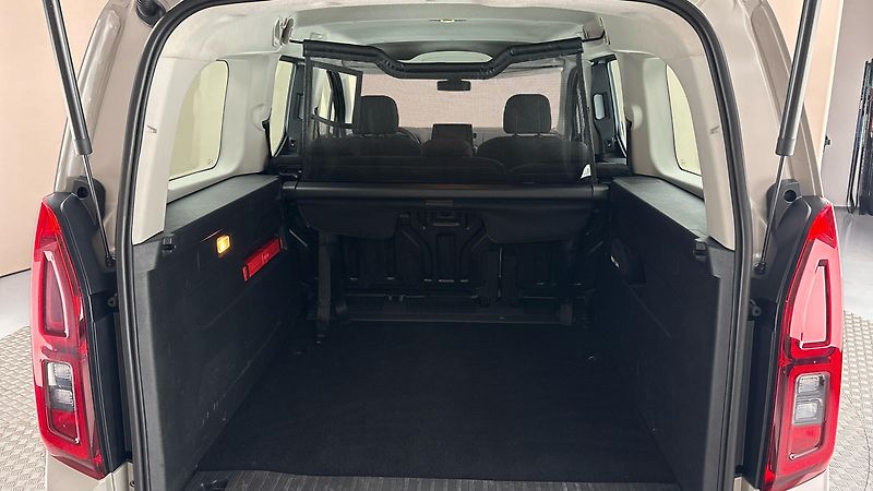 Toyota ProAce City Verso 1.2 L2 Shuttle - fotka 17 z 22