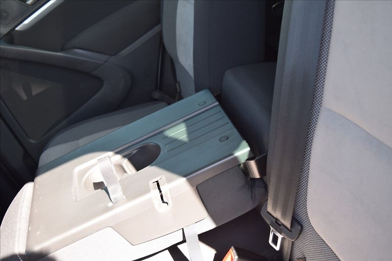 Volkswagen Tiguan 1,4 TSI 90KW BI-XENON PANORAMA - fotka 19 z 44