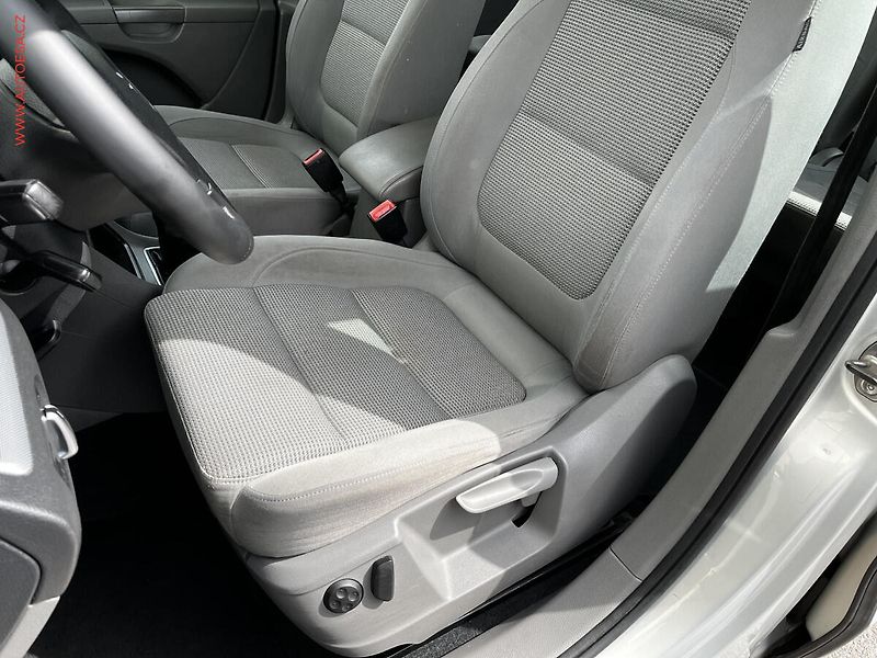 Volkswagen Sharan (2011) 2.0 TDi, Comfortline - fotka 9 z 23