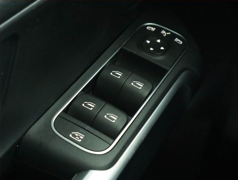 Mercedes-Benz EQB (2022) 250, SoH 98% - fotka 16 z 23