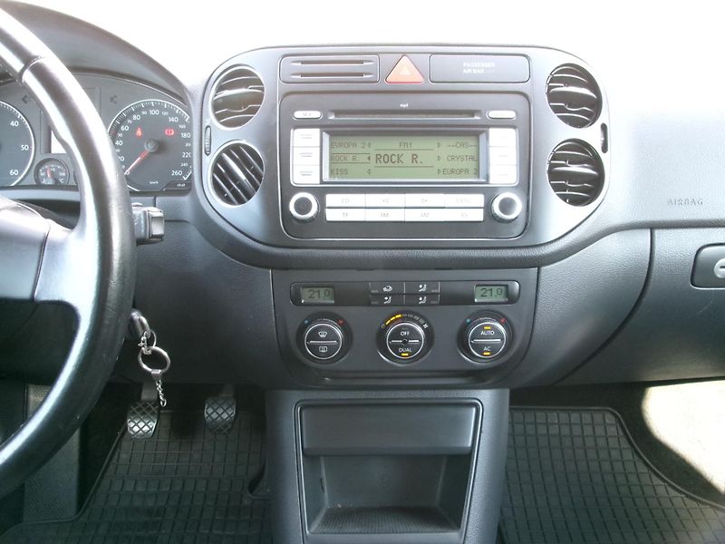 Volkswagen Golf Plus (2007) 1,9TDI AUTOKLIMA TEMP ČR - fotka 19 z 21