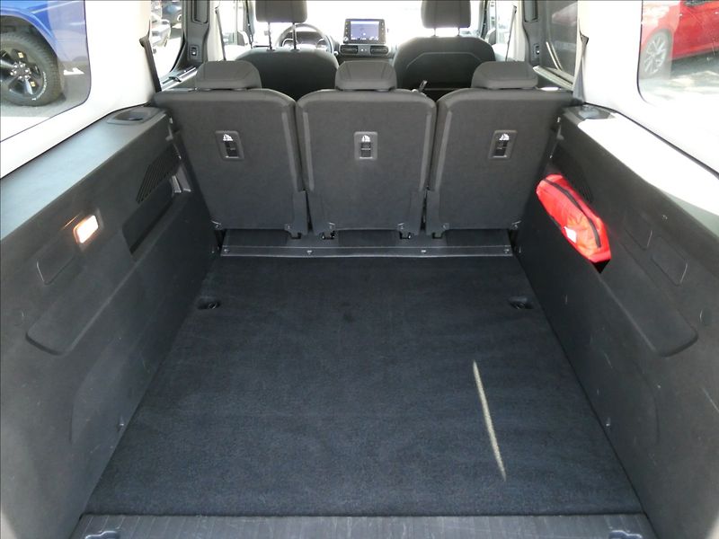 Citroën Berlingo 1,5 BlueHDi96kW LONG 1.maj,AT8 - fotka 19 z 48