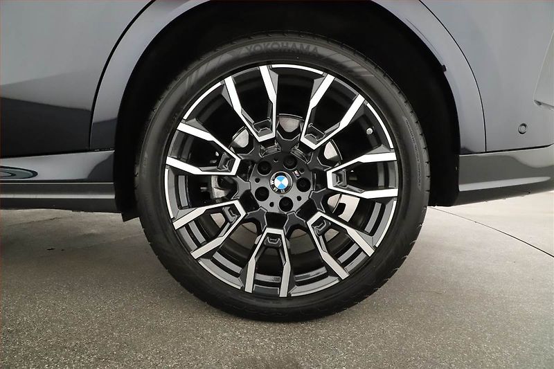 BMW X6 (2025) xDrive40i, M Paket, Navigace - fotka 21 z 21