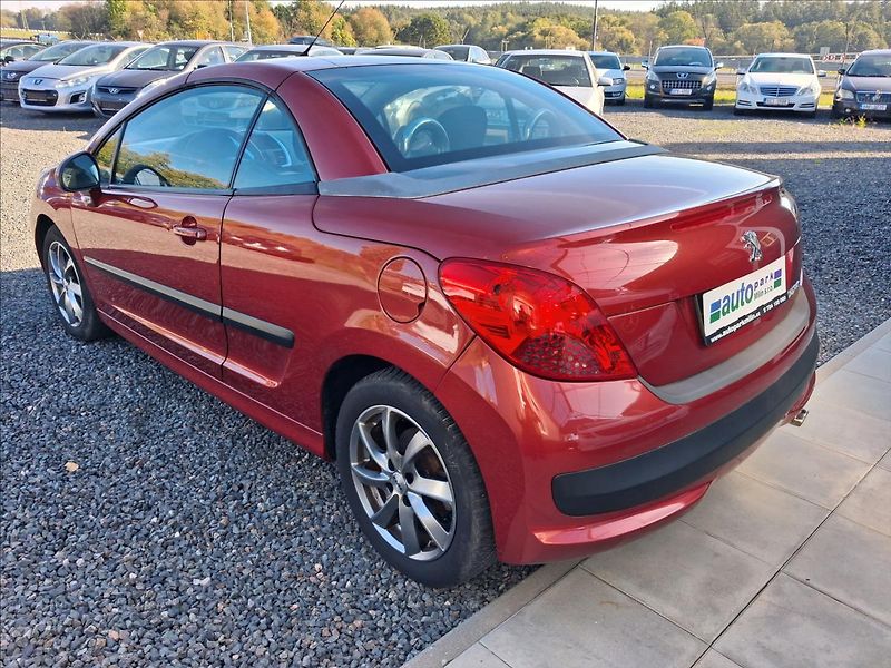 Peugeot 207 1,6 207 CC - fotka 5 z 12