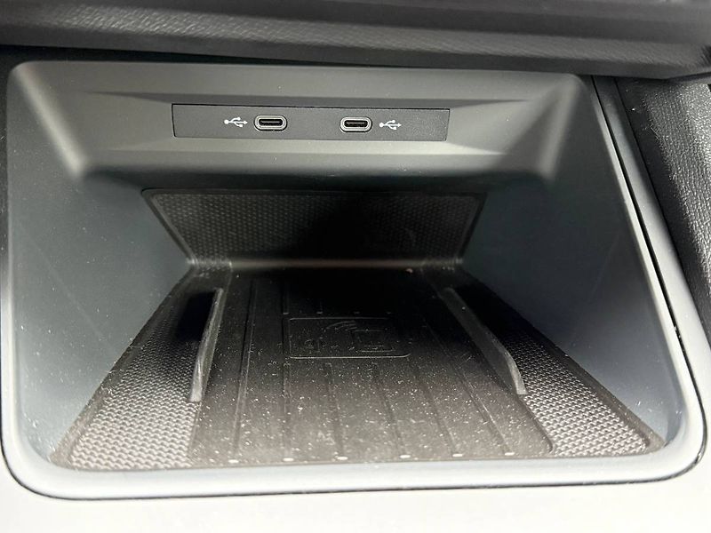 Cupra Formentor (2022) 2.0 TSI 140 kW DSG 4WD - fotka 17 z 27