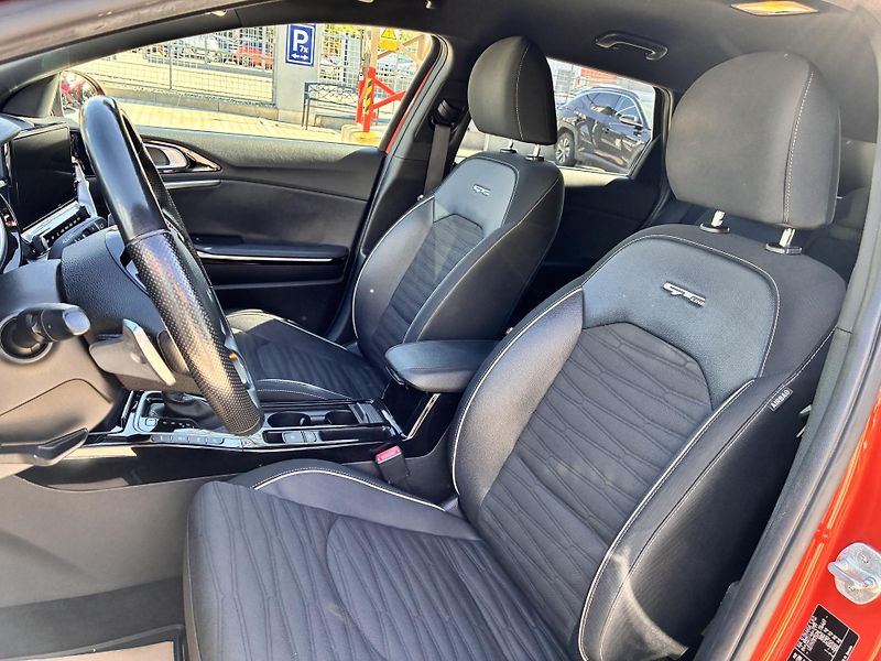 Kia Ceed 1.5T-GDi 118kW GT LINE AUTOMAT - fotka 10 z 38