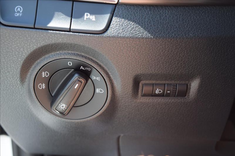 Škoda Fabia 1,2 TSI 66KW TOP VÝBAVA ALU - fotka 36 z 50