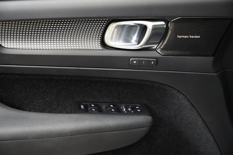 Volvo XC40 - fotka 12 z 27