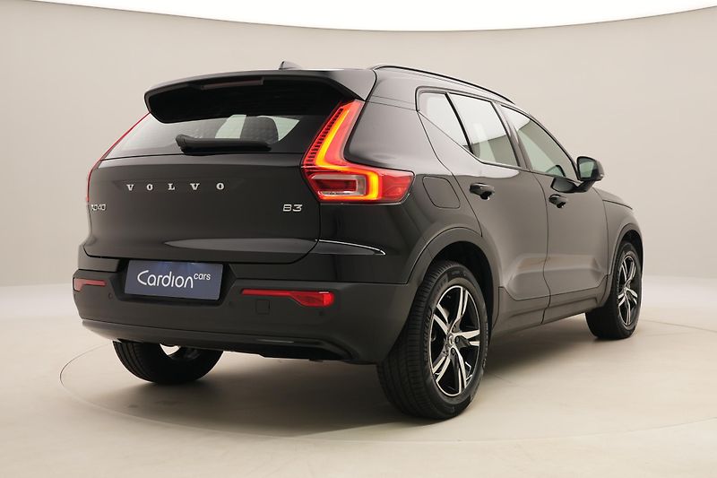 Volvo XC40 (2026) B3 AUT DARK PLUS - fotka 11 z 60