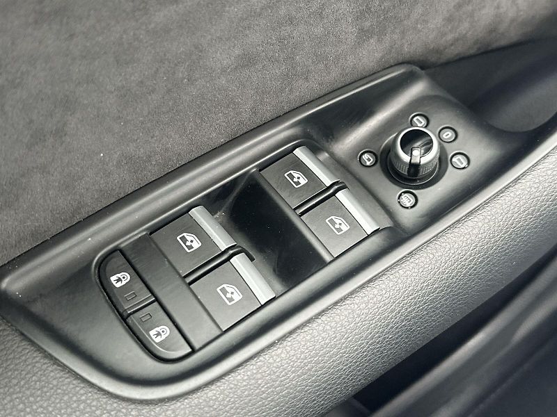 Audi Q7 (2022) 3.0 TDI Quattro S-line - fotka 18 z 37