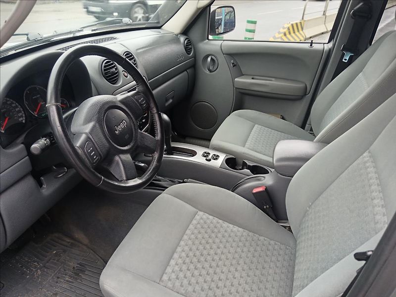 Jeep Cherokee 2,8 CRD - fotka 18 z 20
