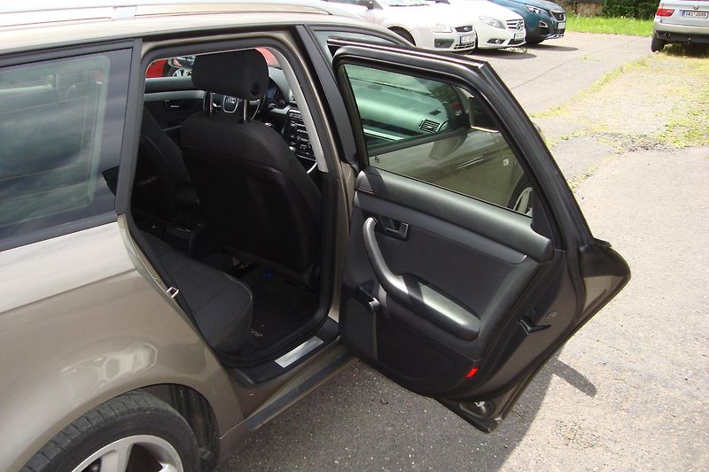 Audi A4 Avant (2006) 2.0 TDi, AUT - fotka 18 z 43