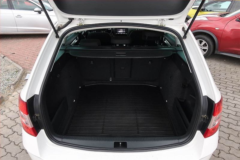 Škoda Octavia (2017) 1.6 TDI, Navi, Tempomat - fotka 12 z 16