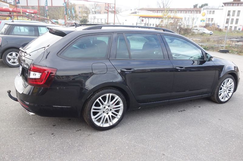 Škoda Octavia 2,0TDi 135kW RS DSG!! PANO!! - fotka 9 z 34