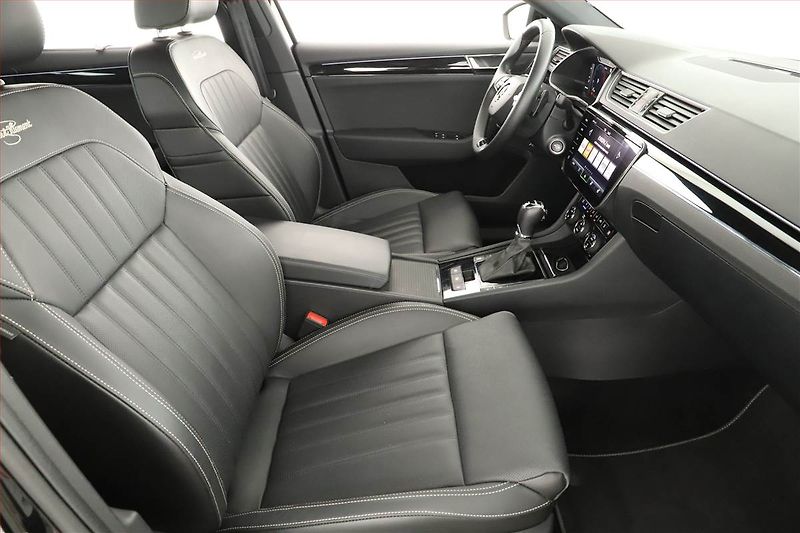 Škoda Superb (2023) Laurin&Klement 2.0 TDI - fotka 7 z 20